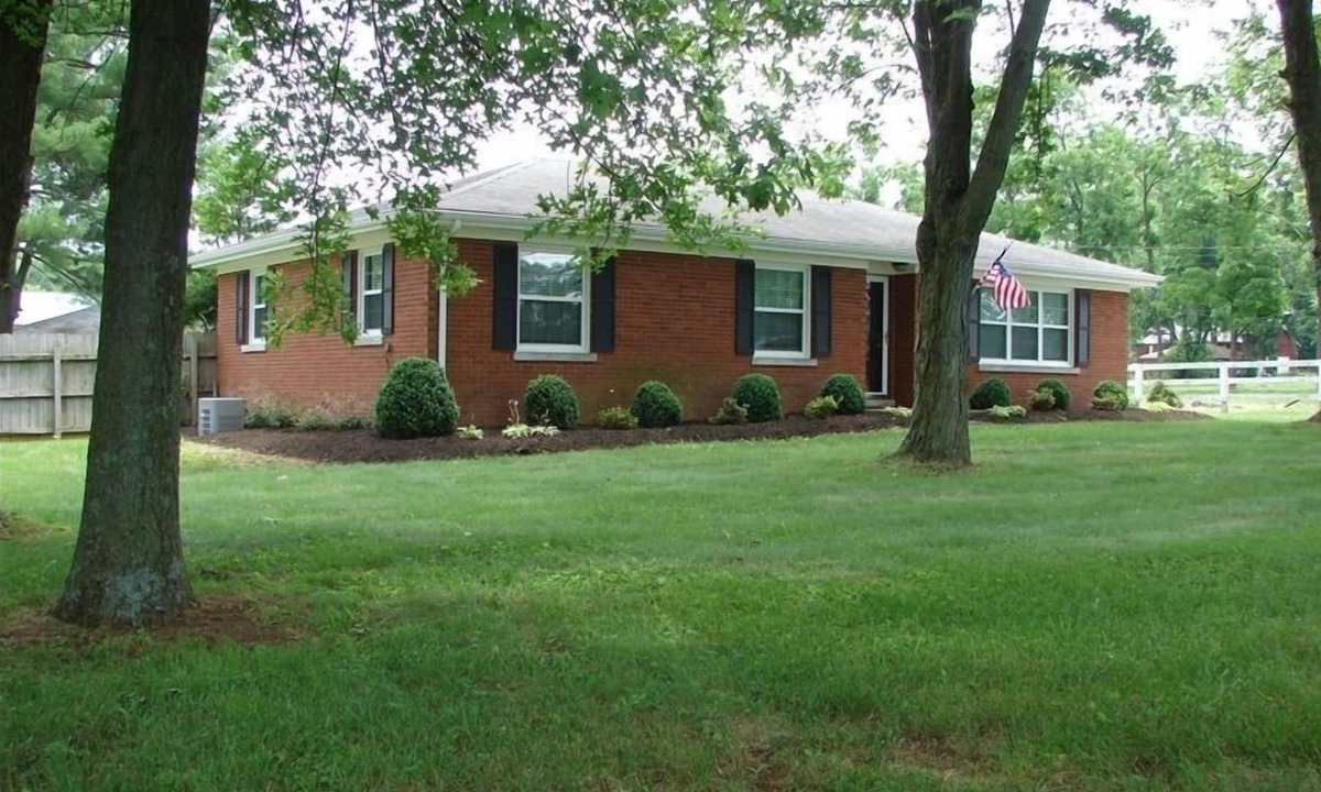 Lexington House | 1.5 Miles to Kentucky Horse Park Premise ID 12268400-1