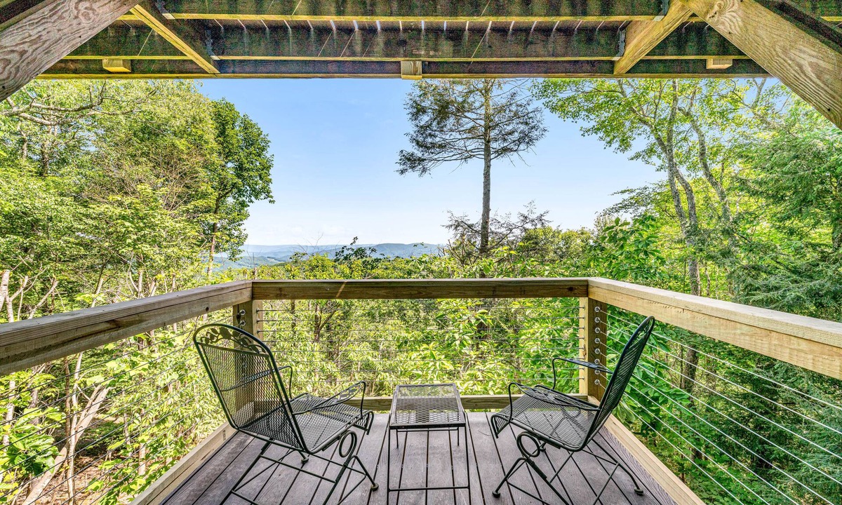 Beech Mountain House | 12-acre mountain-view retreat with private hot tub, fireplace & club pool access