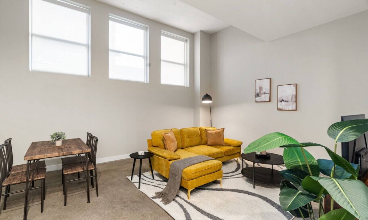 Downtown Cincinnati Apartment | 1Bedroom | Downtown | Gym & Coworking space + Wifi