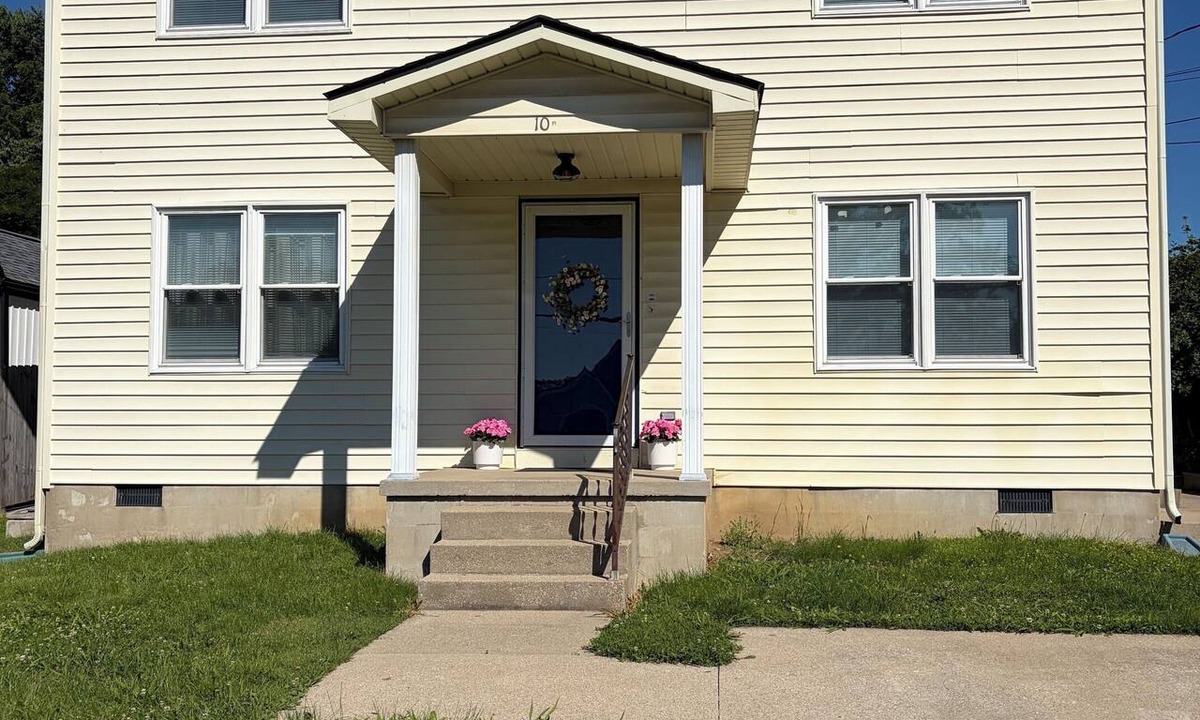 Winchester House | 2-bedroom town-home in Winchester