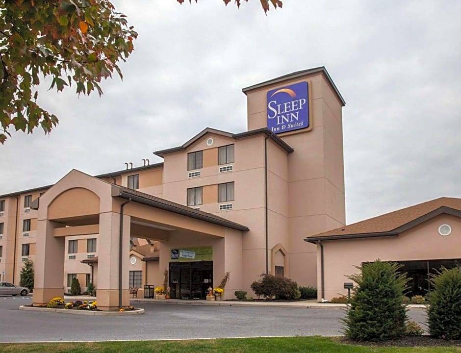 Hagerstown Hotel | 2-Star Hotel ∙ Sleep Inn and Suites Hagerstown