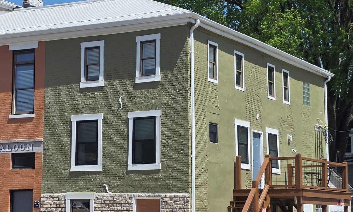 Vevay Apartment | 2nd story fully furnished apartment-walk everywhere & one block from river/park