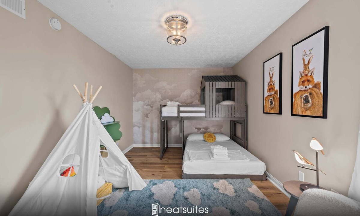 Williamstown Apartment | 3BR Condo for 7 - Only 3 Miles to Ark Encounter!