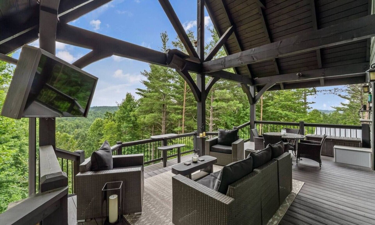 Nebo Cabin | 4-Season Retreat | Mtn Views, Fire Pit, Lake James