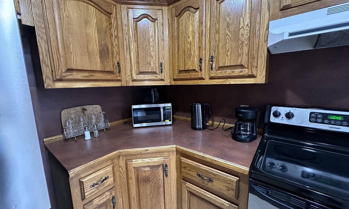 New Oxford House | 40-acre farm Barndominium Close to Gettysburg, York, Hanover Sleeps 7