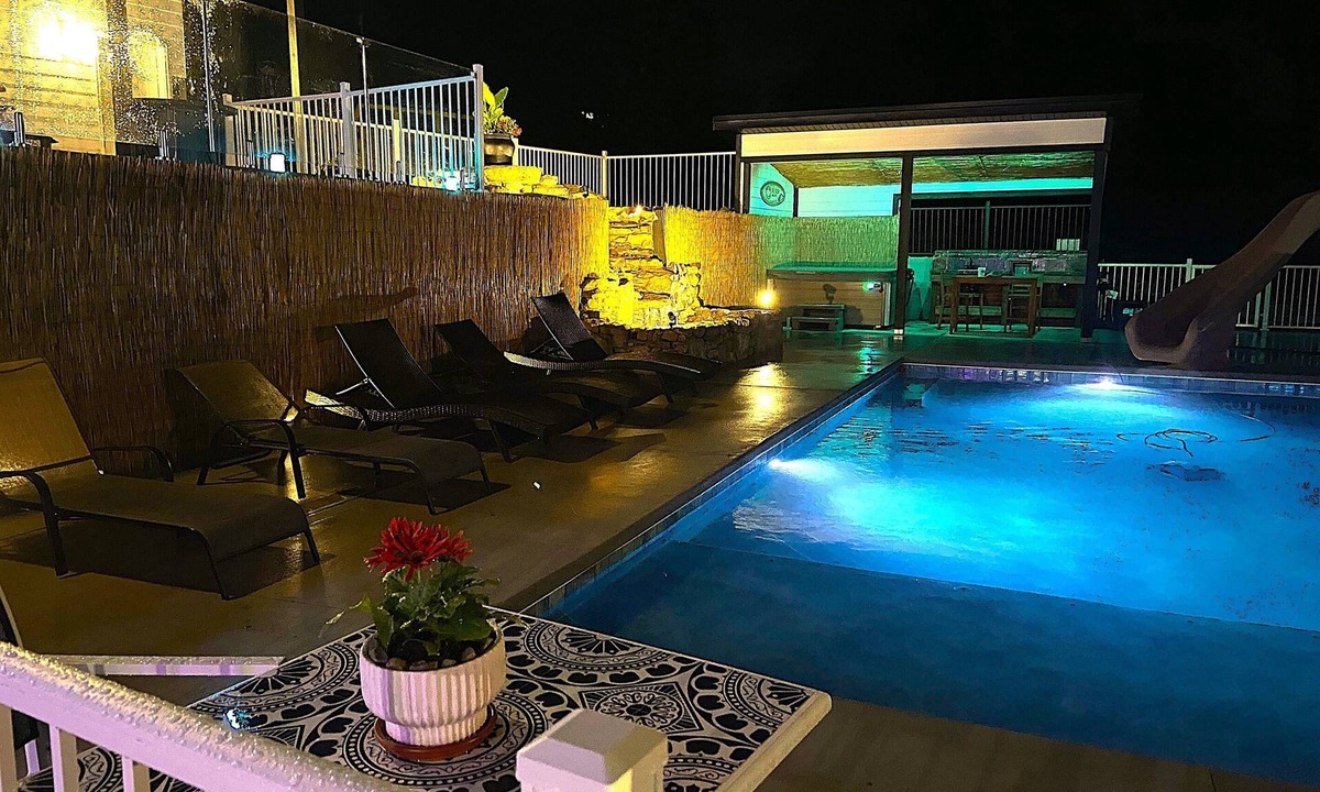 Indian Point Villa | 5-Villa Reunion Compound | Sleeps 29 | Boat Dock