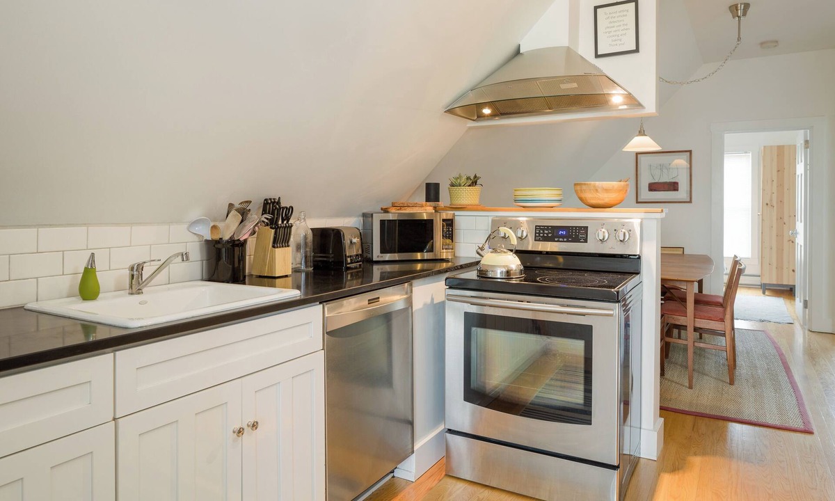 Old North End Apartment | 5BR Retreat on Battery Park, Sleeps 10