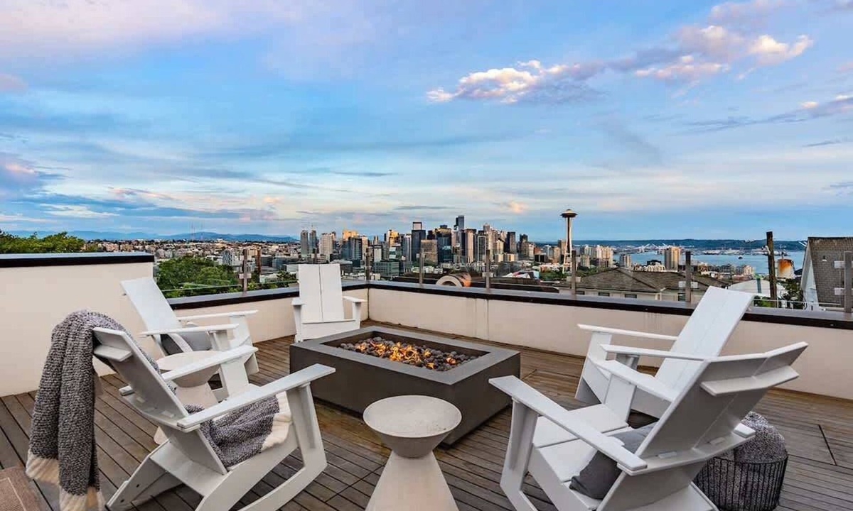 Queen Anne House | 7000 sqft Luxury | Skyline Views | Gym & Deck