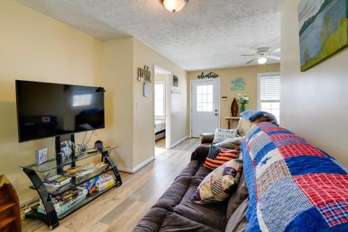 Wellington House | 8 Mi to Cave Run Lake Boating: Outdoor Retreat!