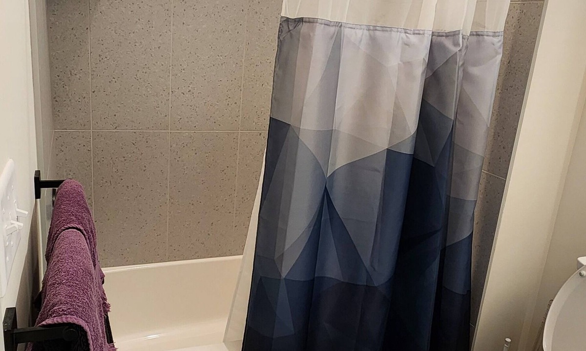 Kenilworth House | 850 Sq Ft Modern Furnished Studio - Lives Like 1BR - Downtown Asheville