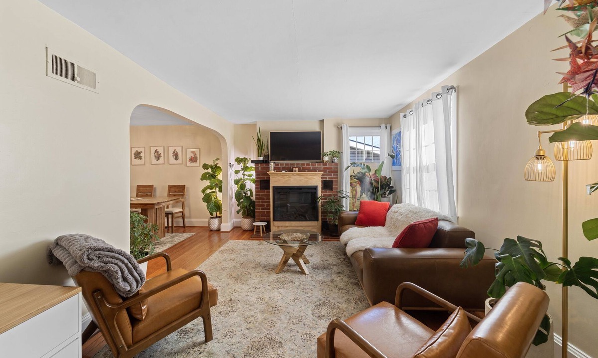 Bolivar House | A 3-bedroom house just a 20-minute walk from historic Harpers Ferry.