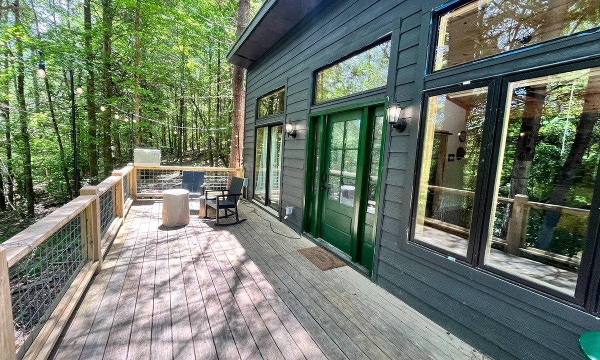 Campton Cabin | A Cozy Retreat in the Woods