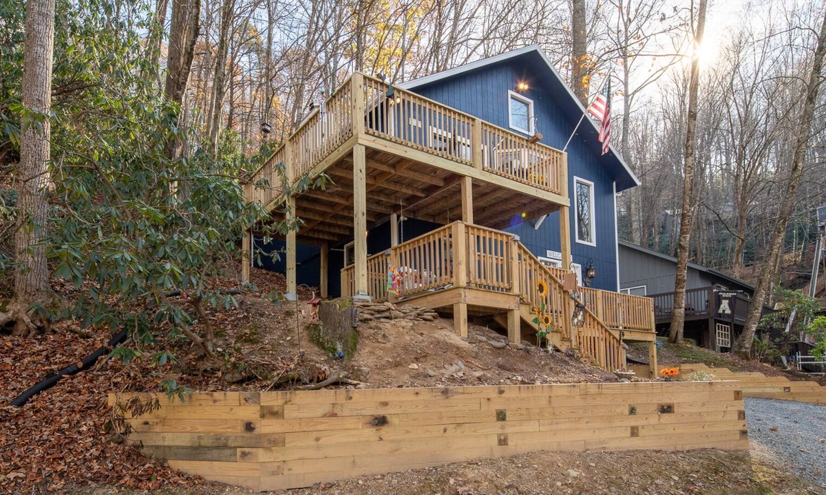Elk Park Cottage | A Fun Cabin Retreat Close to Grandfather Mountain