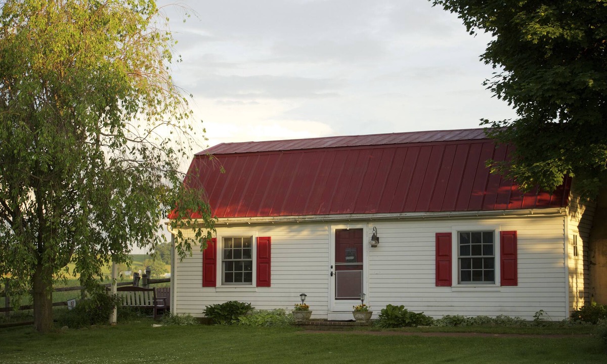Paradise Cottage | Adorable Carriage House Surrounded by Amish Farms on the Grounds of Historic B&B