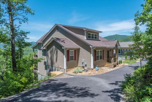 Black Mountain House | Almost Bearadise
