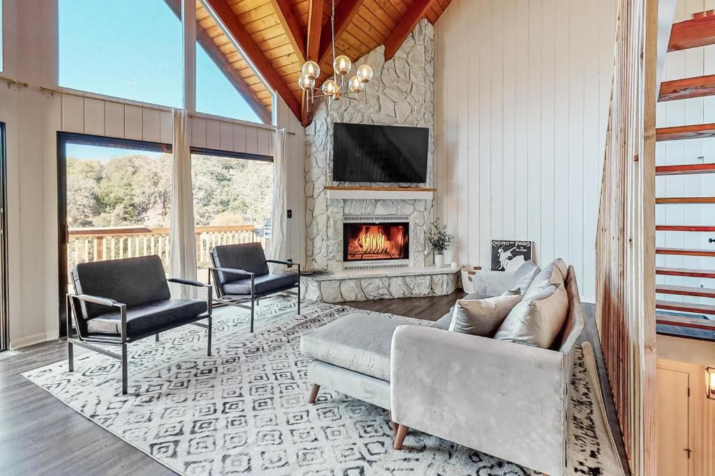 Lake Arrowhead House | Alpine Abode