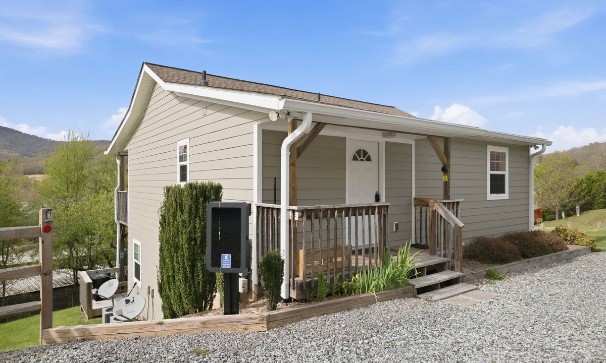Banner Elk House | Amazing Views | EV Charger | Apple Picking!