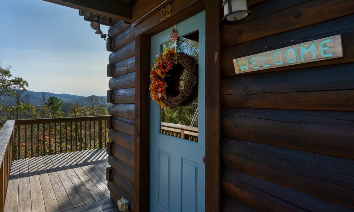 Fairview Cabin | Annie's Cabin | Pet Friendly | Mountain View | Hot Tub | Fire Pit