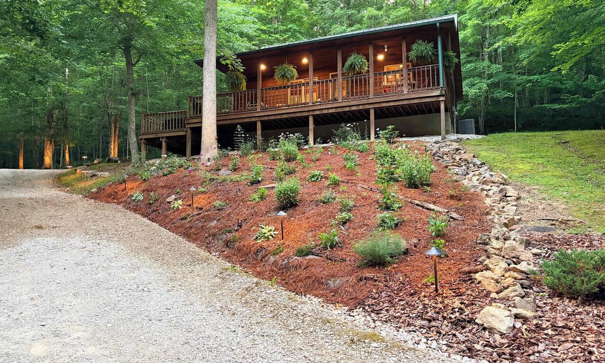 Stanton Cabin | Appalachian Lookout RRG | Hot Tub | Wifi