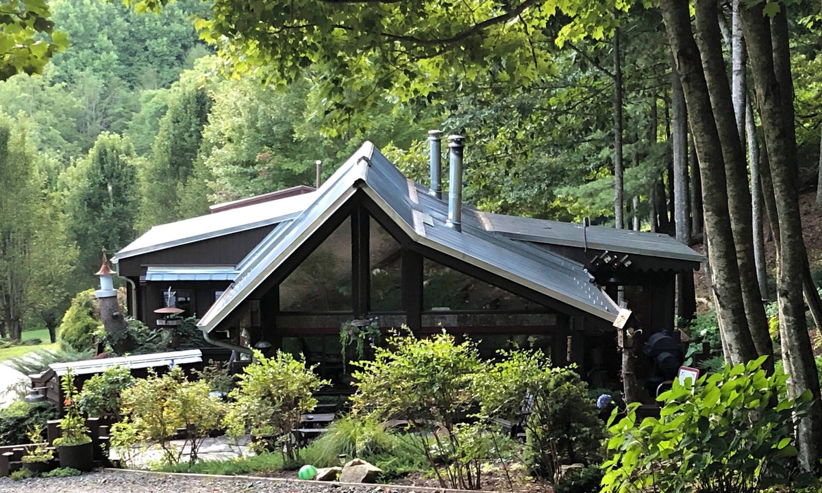 Bakersville House | Artisan Cabin on Houndhill