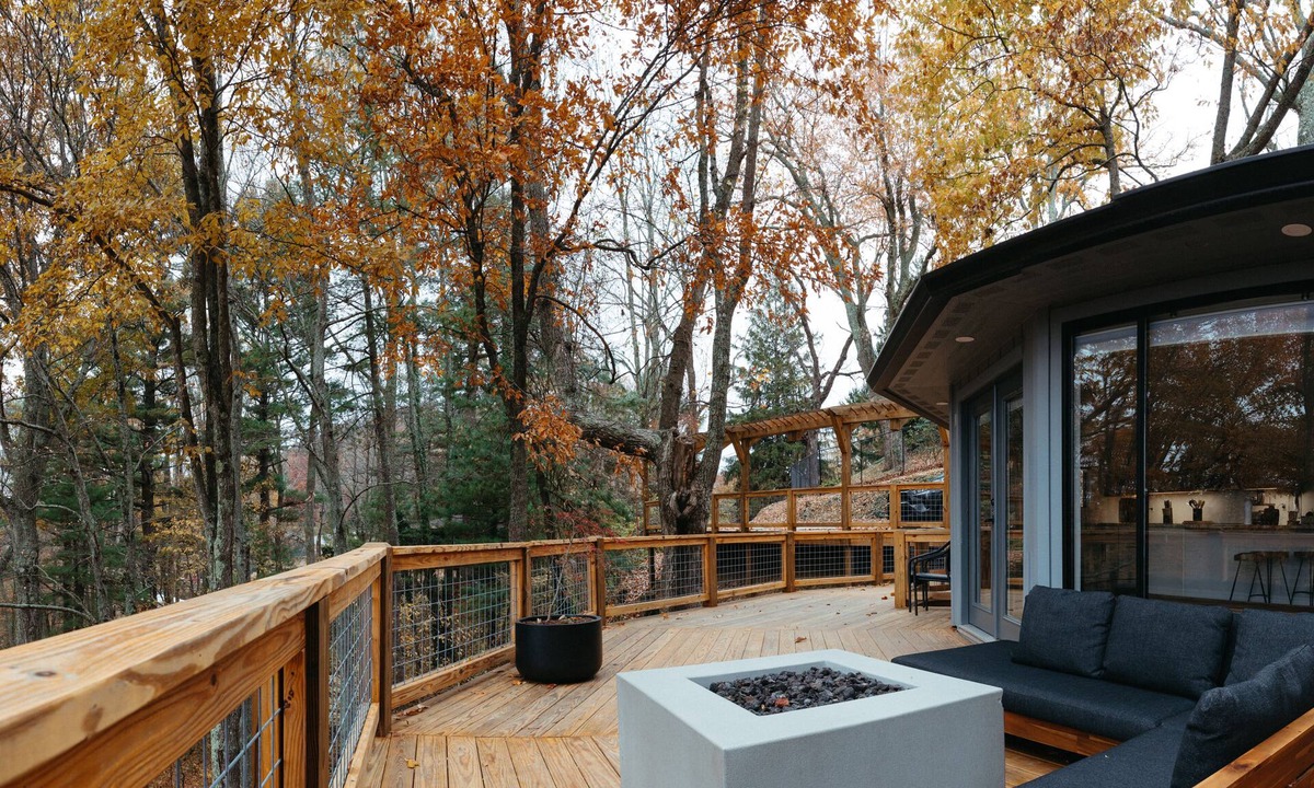 Asheville Cabin | AVL Bear Haven, only minutes from Asheville Downtown