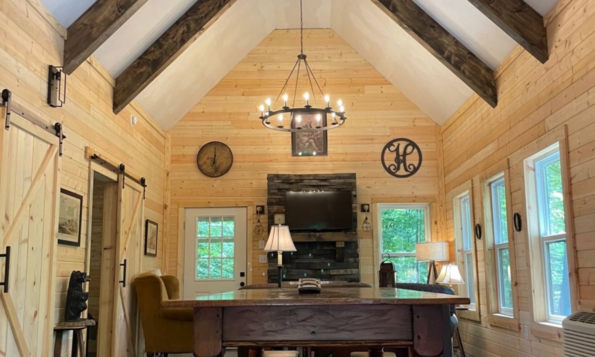 Means Cabin | Barn at Red River Gorge Natural Bridge