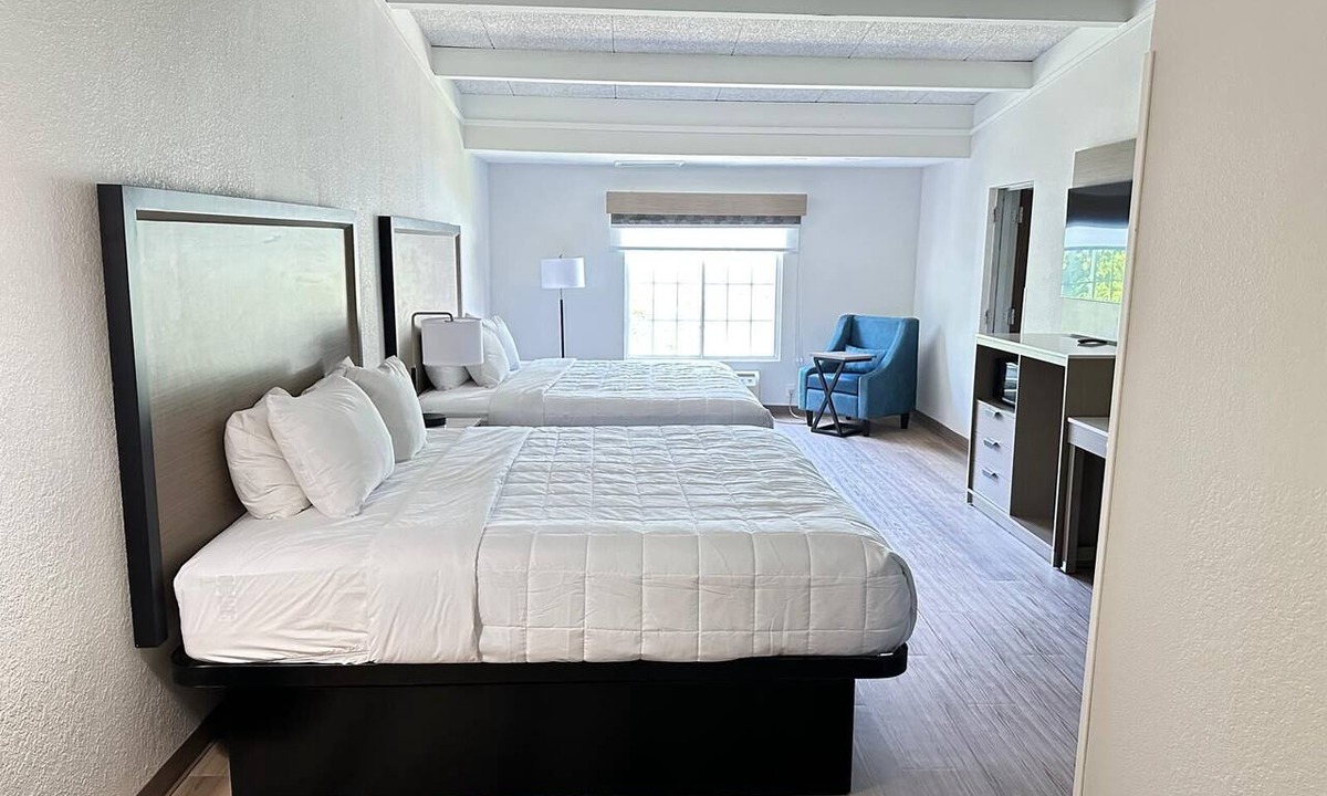 Lexington Hotel | Baymont By Wyndham Lexington