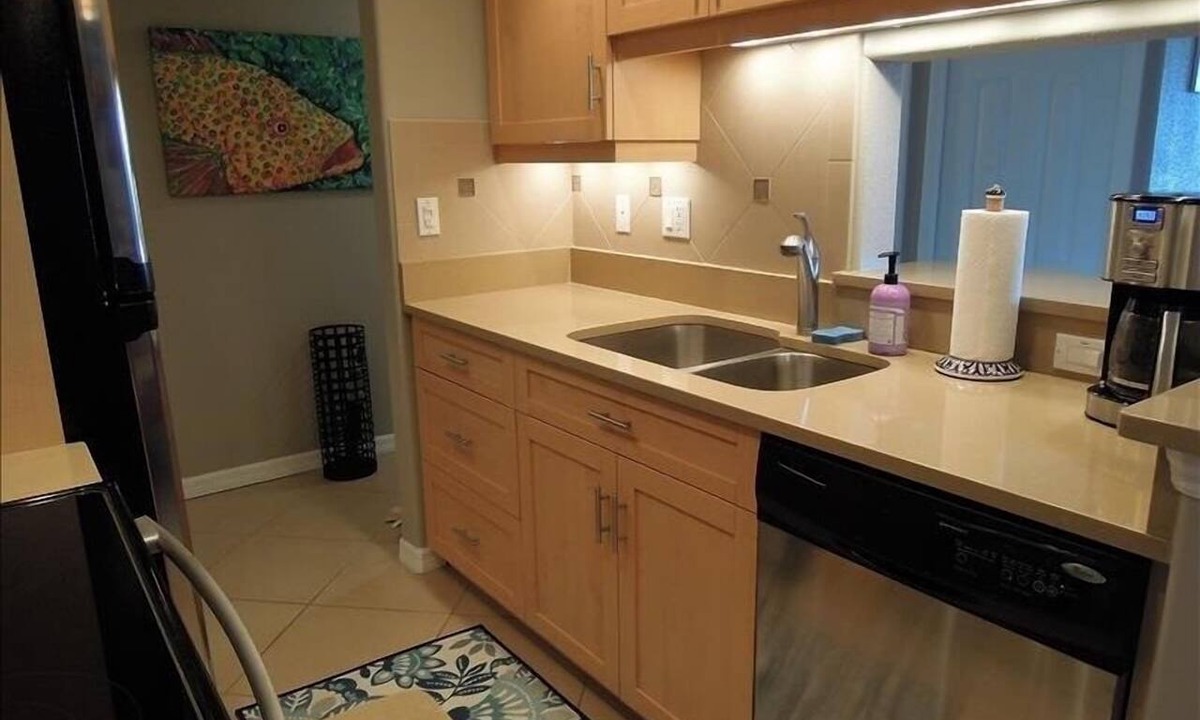 Longboat Key Condo | Beachcomber unit 201