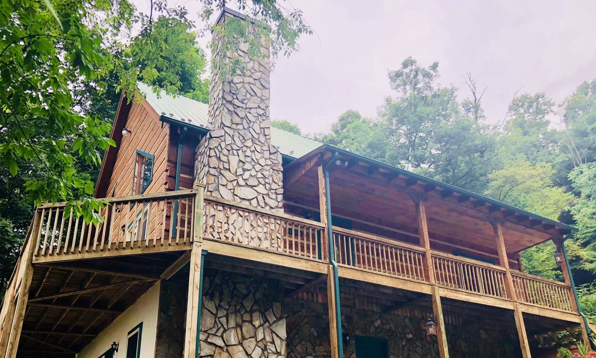 Grassy Creek Cabin | beautiful cabin in the mountains