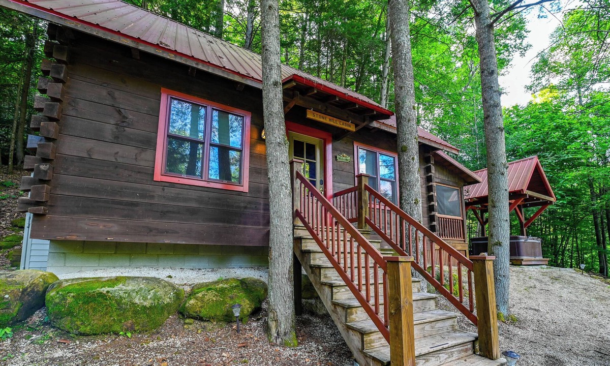 Rogers Cabin | Beautiful Wood Cabin in Red River Gorge