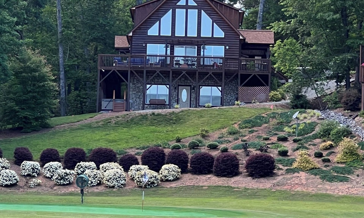 Lake Lure House | Behind The Gates At Rumbling Bald On The 12th Green!