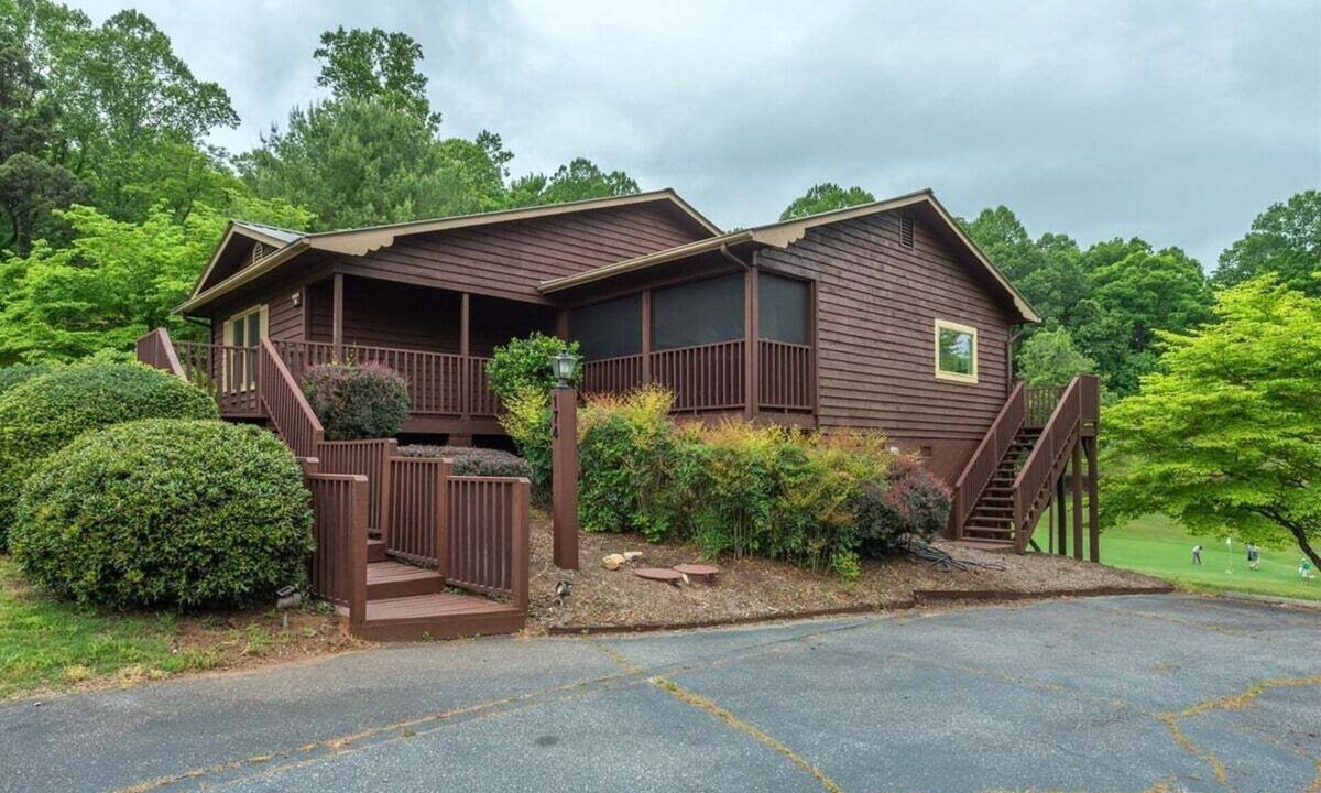 Lake Lure Condo | Bent Creek 28 at Rumbling Bald