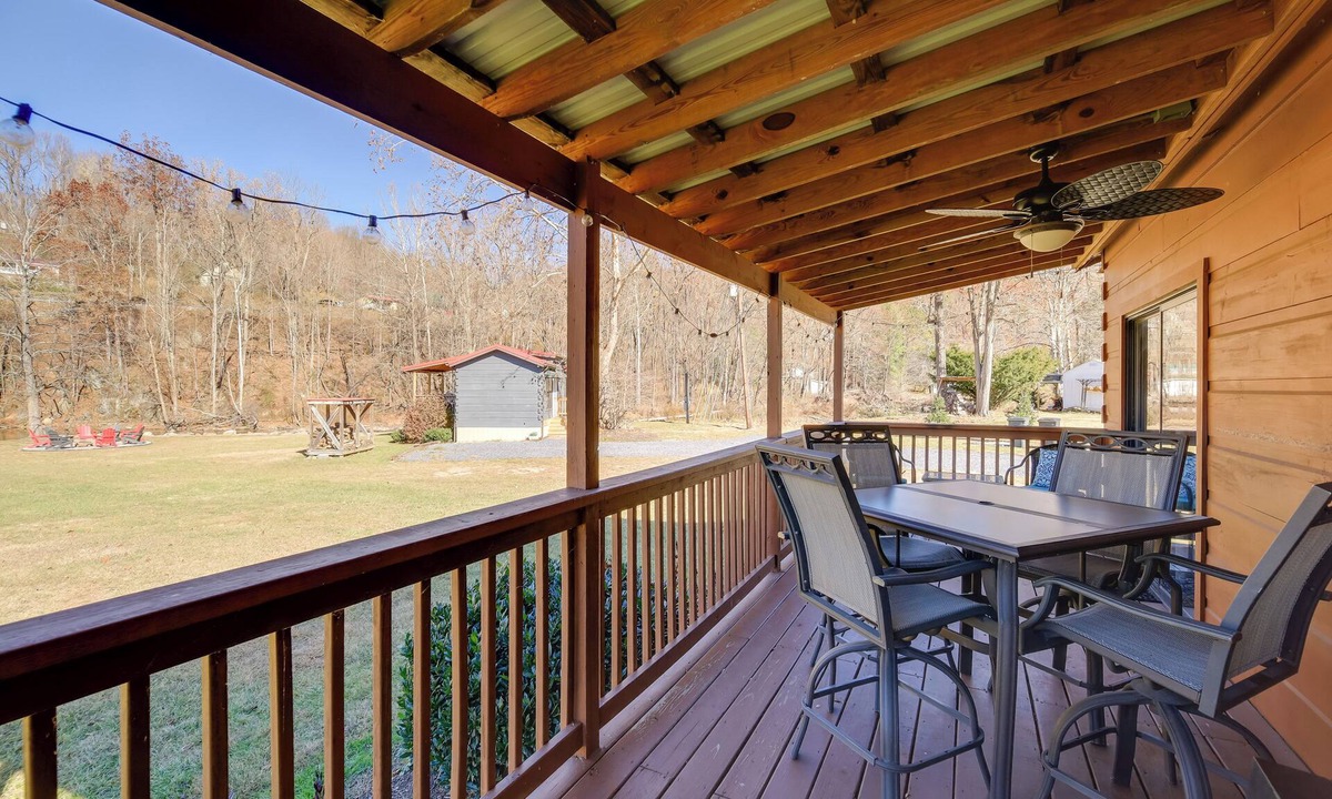 Damascus Cabin | Bike, Hike, Ride & Fish from Cozy Creekside Cabin