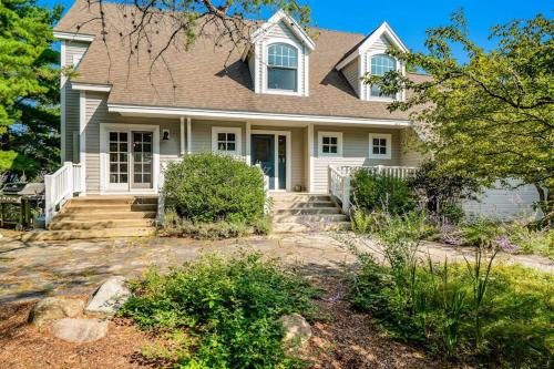 Glen Arbor House | Blue Bear