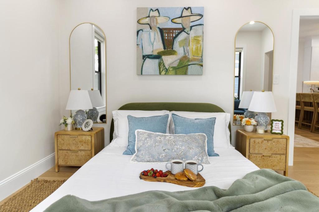 East Somerville Apartment | Boston Charm 2BR2BTH/8 Minutes to Boston