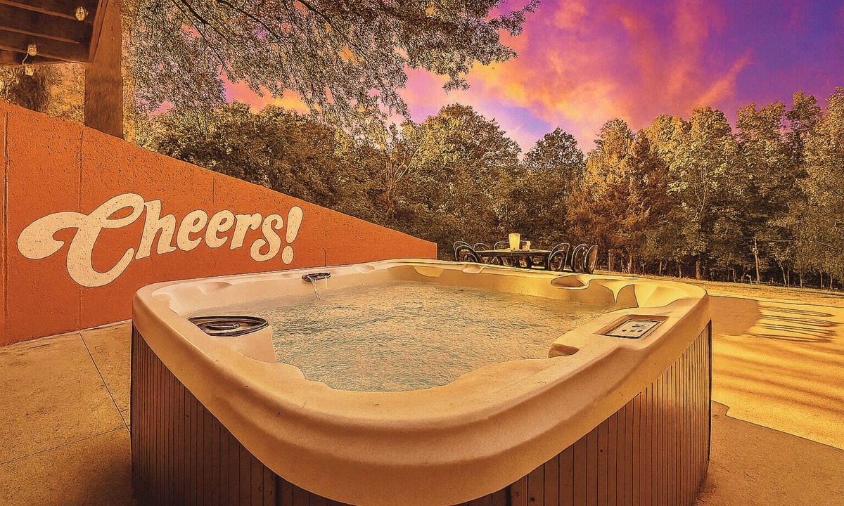Waddy House | Bourbon Trail Estate - Theater, Games & Hot Tub