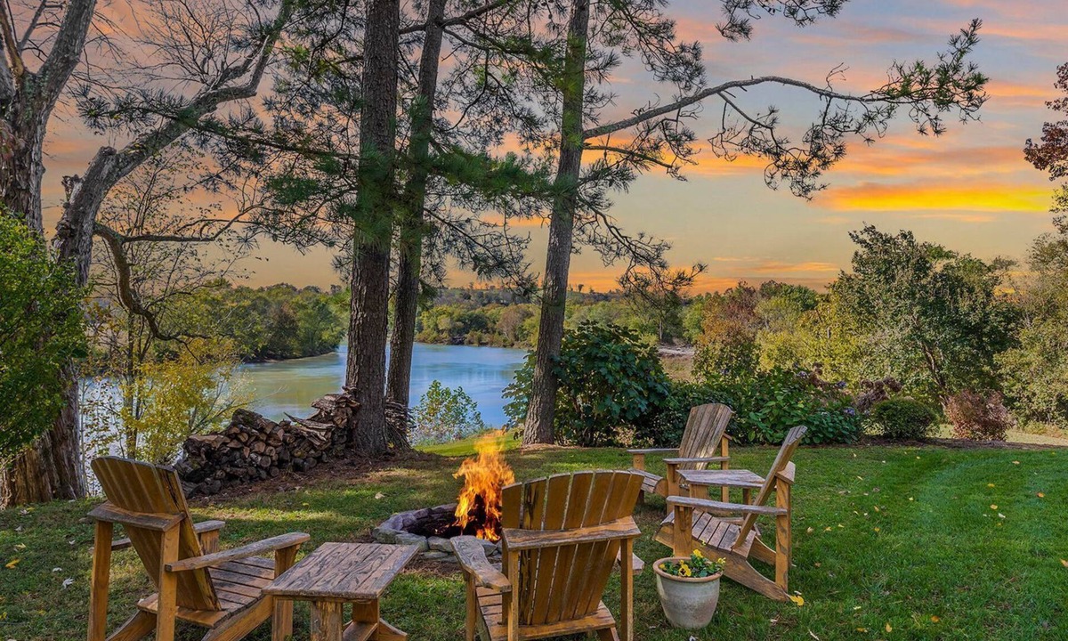 Frankfort House | Bourbon Trail River House