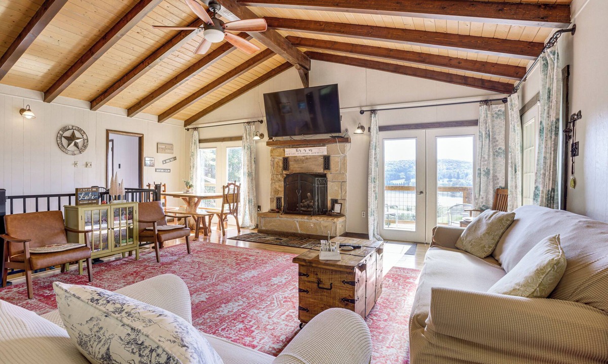 Alpine Lake Cabin | Breathtaking Lake Views | Walk to Alpine Lake