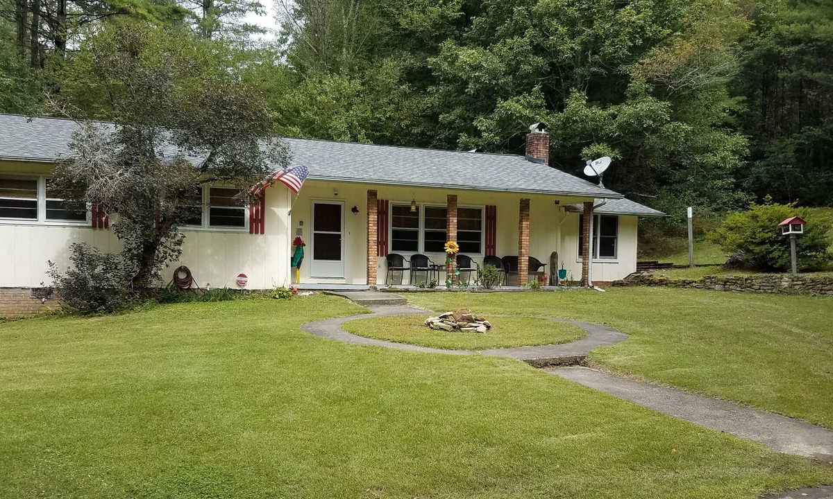 Cedar Mountain House | Brevard, DuPont State Forest, Pretty Place, Waterfalls and Mountain Biking
