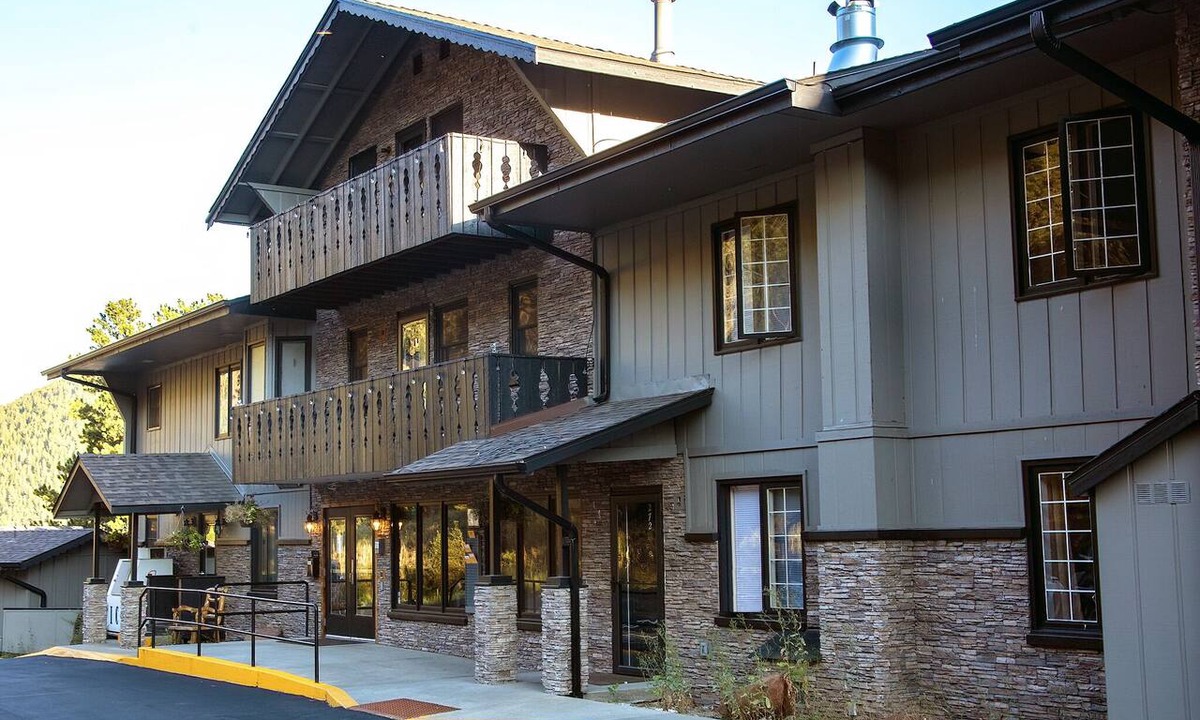 Estes Park Condo | Bright, newly updated condo with river view off deck, close to the National Park