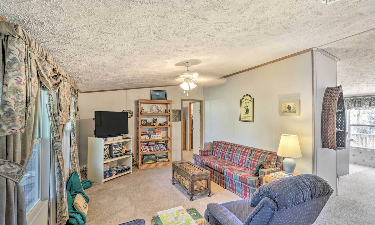 Steinhatchee House | Bright Steinhatchee Home: Proximity to Ocean!