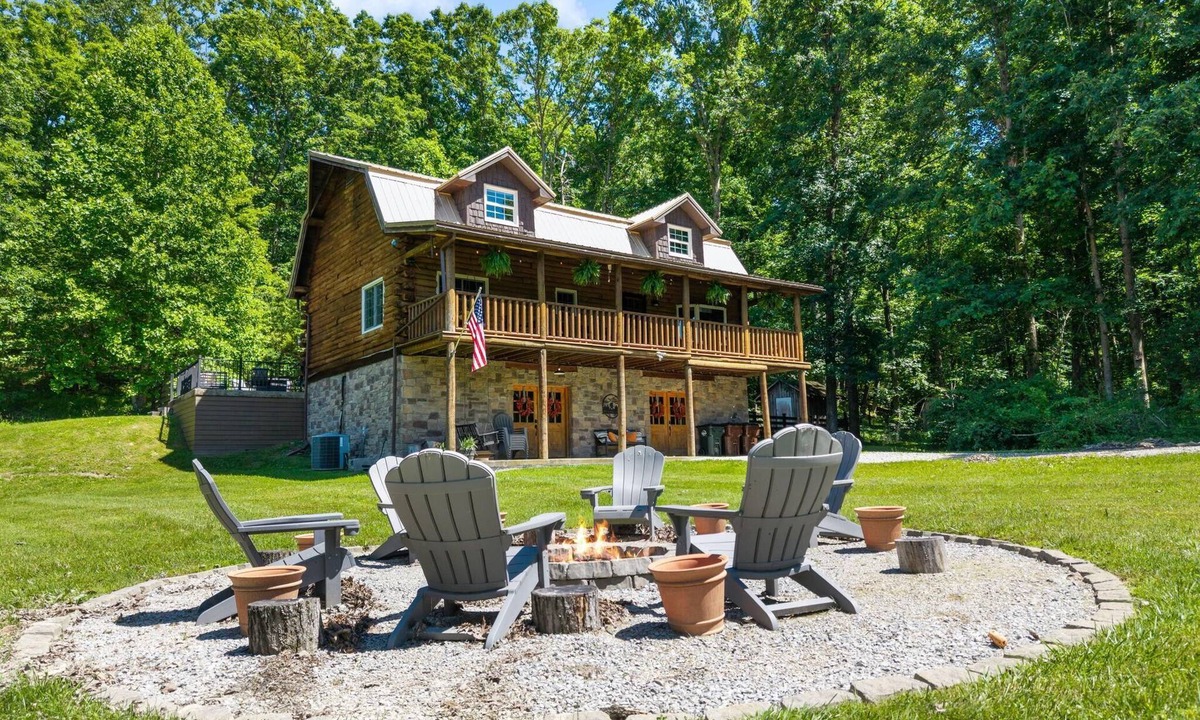 Means Cabin | Brownstone Lodge – Private 55-Acre Retreat with Hot Tub & Fire Pit