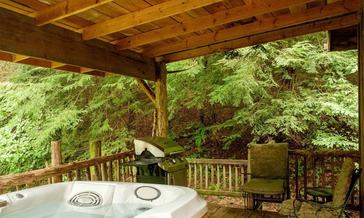 Slade House | Butterfly Suite - NEW Hot Tub!
