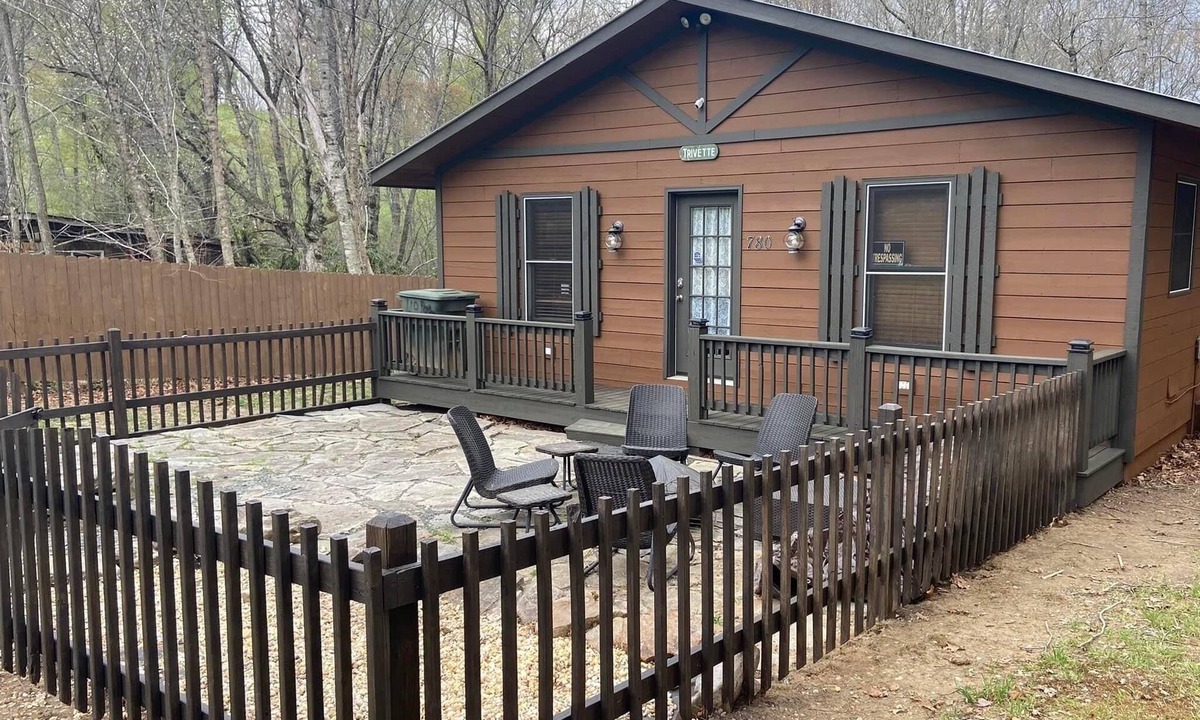 Newland Cabin | C & D’s Cozy Cabin