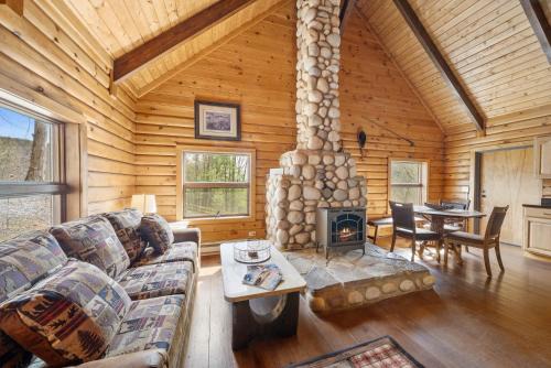 Apple Ridge House | Cabin At Blackberry Crest