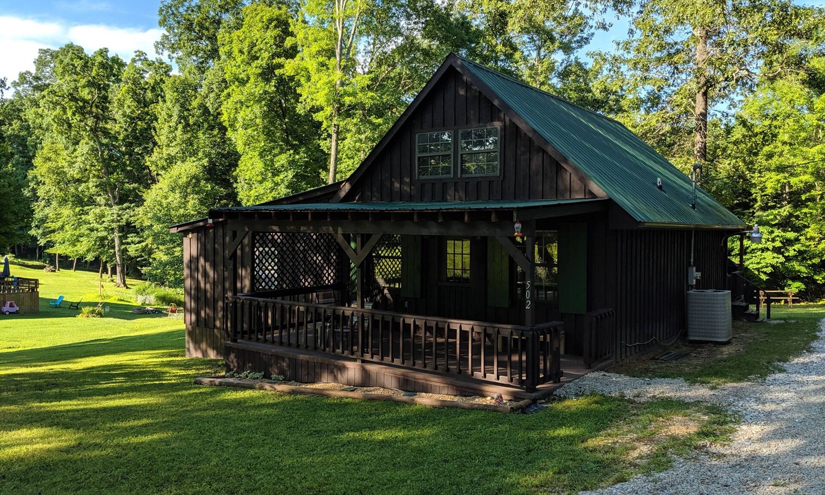 Bruin Cabin | Cabin near Grayson Lake State Park KY 2 bedroom, 2 full bathrooms sleeps 4 plus