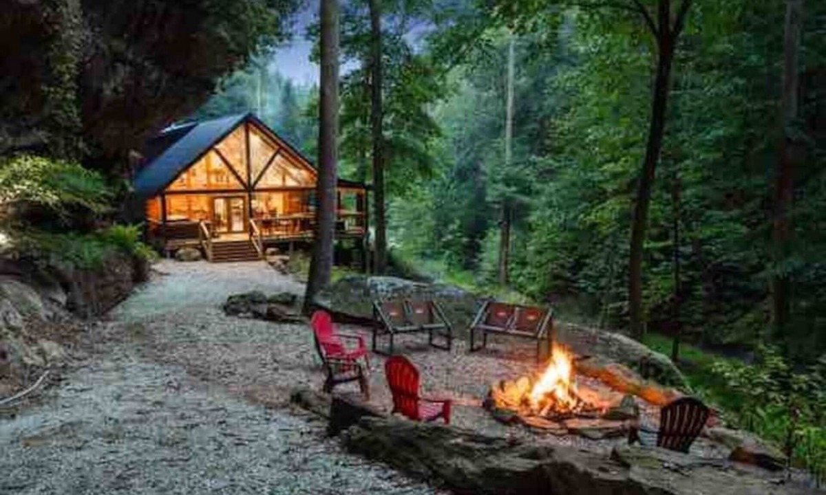 Slade Cabin | Cabin of Freedom Falls |Private Waterfall, Hot Tub | Secluded & Luxury Log Cabin Retreat