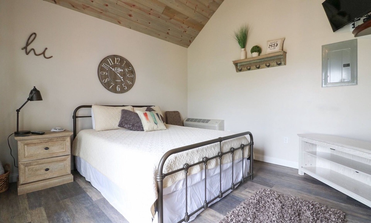 Dry Ridge Cottage | Caboose - Close to the Ark Encounter
