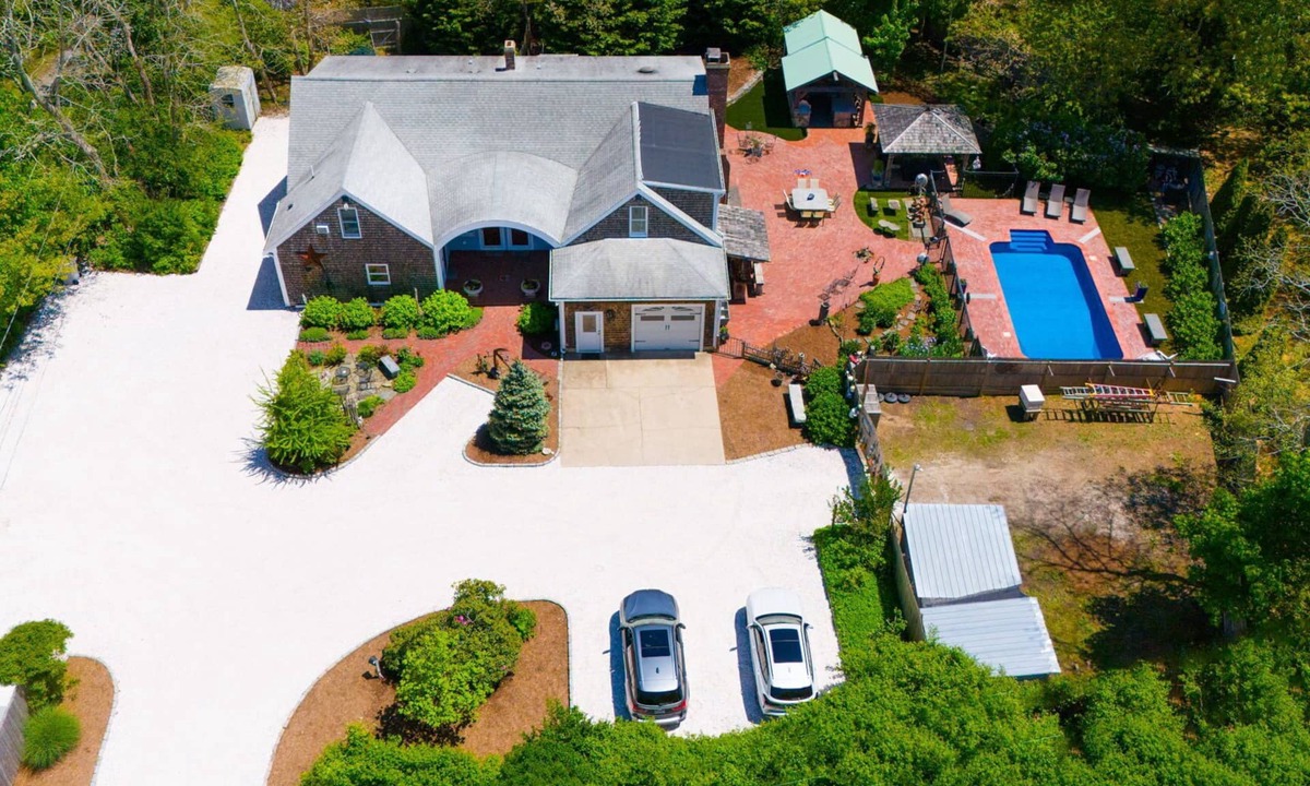 North Eastham House | Cape Cod Oasis *Pool*Outdoor Kitchen*Bar* (2301)