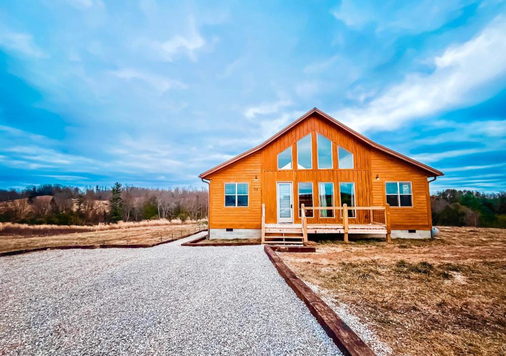 Rogers House | Cat's Cradle - RRG Sunset Views Hot Tub WiFi Pet Friendly Near Natural Bridge State Park